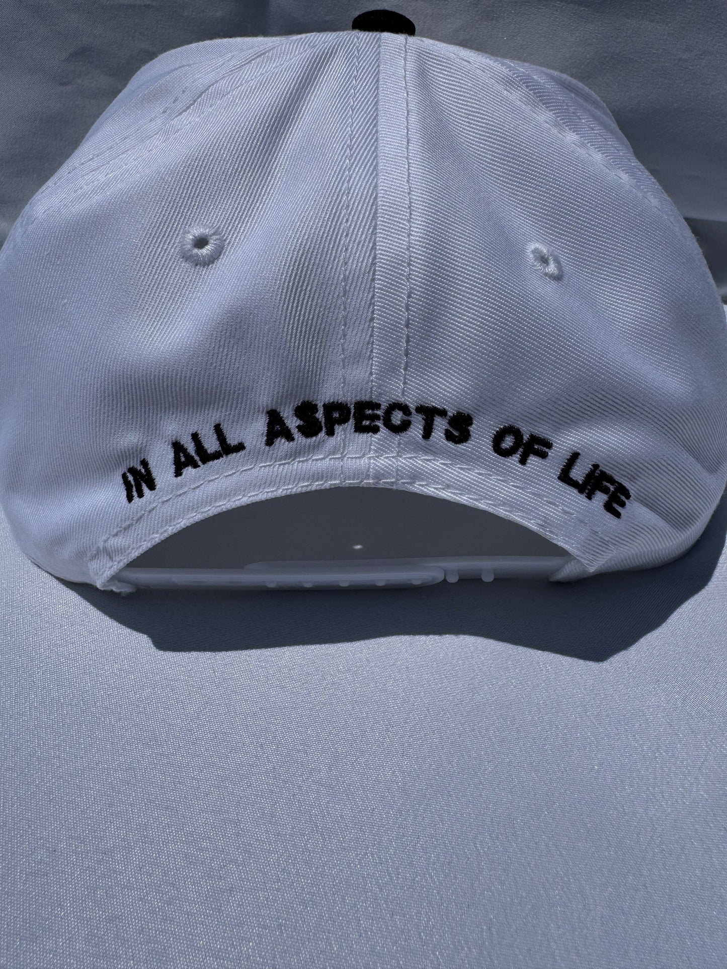 SSB WHITE/BLACK Snapback